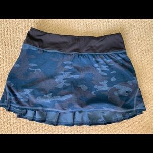 Lululemon Size 4 Navy Camo Tennis Skirt